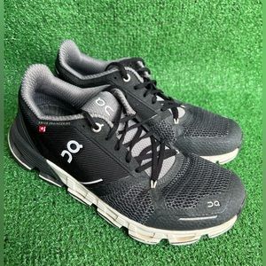 On Running Black & White Cloudflyer Running Shoes  womens size 8 Pre-owned